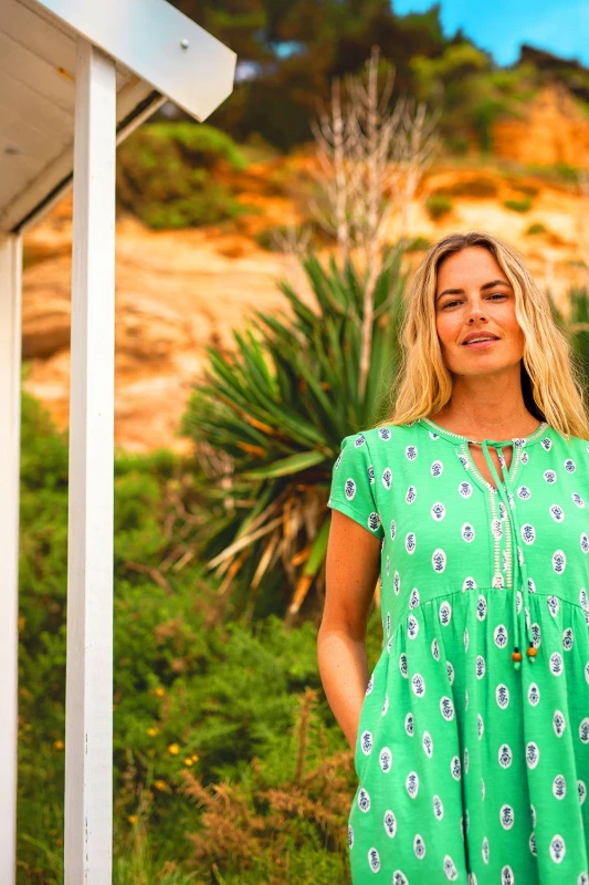 Image of Brakeburn Womens Woodblock Floral Knee Length Dress in Green Size: 12 Green Female 12