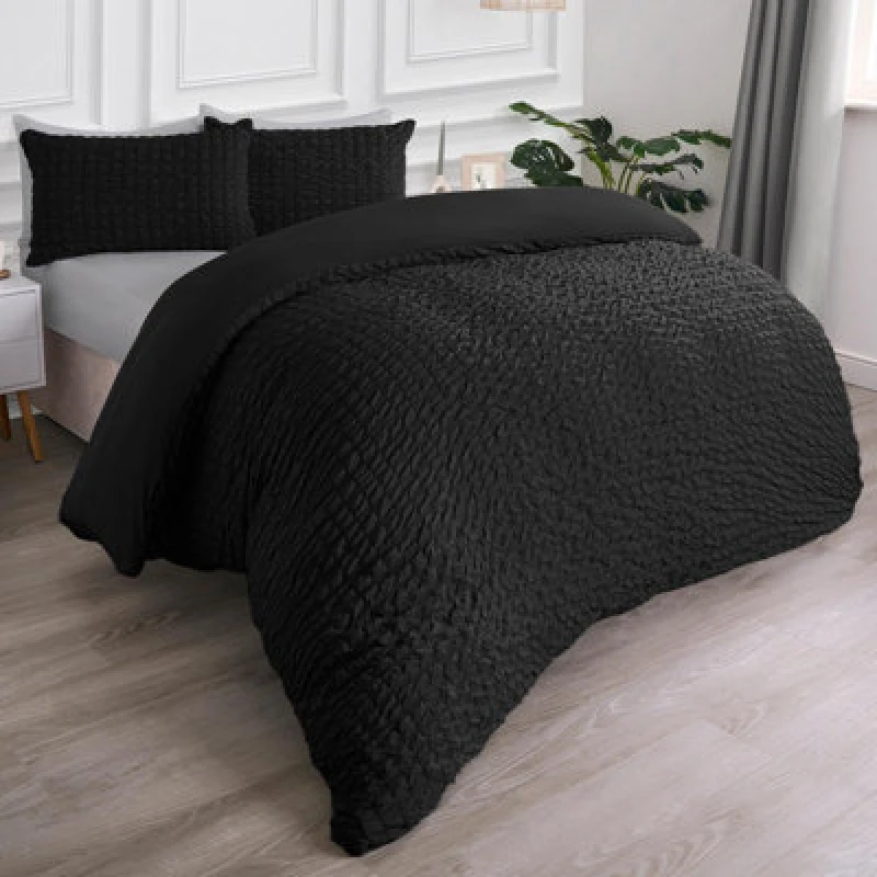 Image of OHS OHS Luxury Seersucker Duvet Cover Set Geo Pillowcase Quilt in Black Size: King Black King Unisex 5027434204861