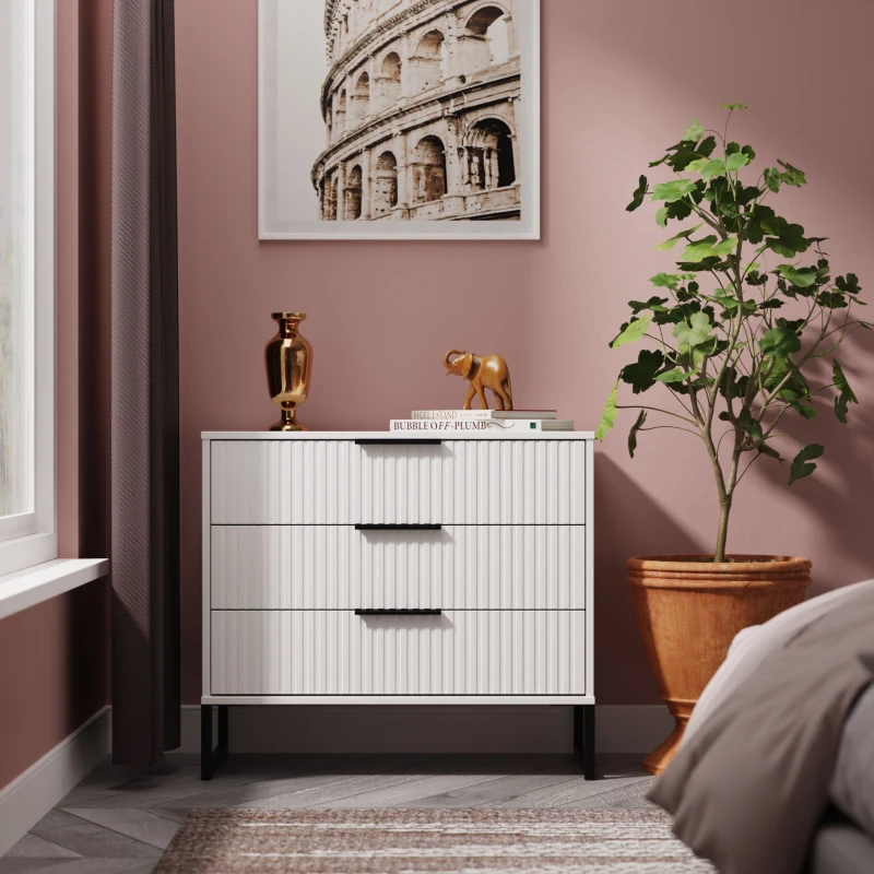 Image of Ready Assembled 2 U Menai 3 Drawer Chest (Ready Assembled) in White Size: Medium White Unisex Medium