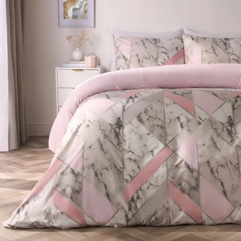 Image of OHS OHS Marble Duvet Cover Pillowcases Bedding Reversible Quilt Set Geo Soft in Pink Size: Double Pink Double Unisex 5027434203833
