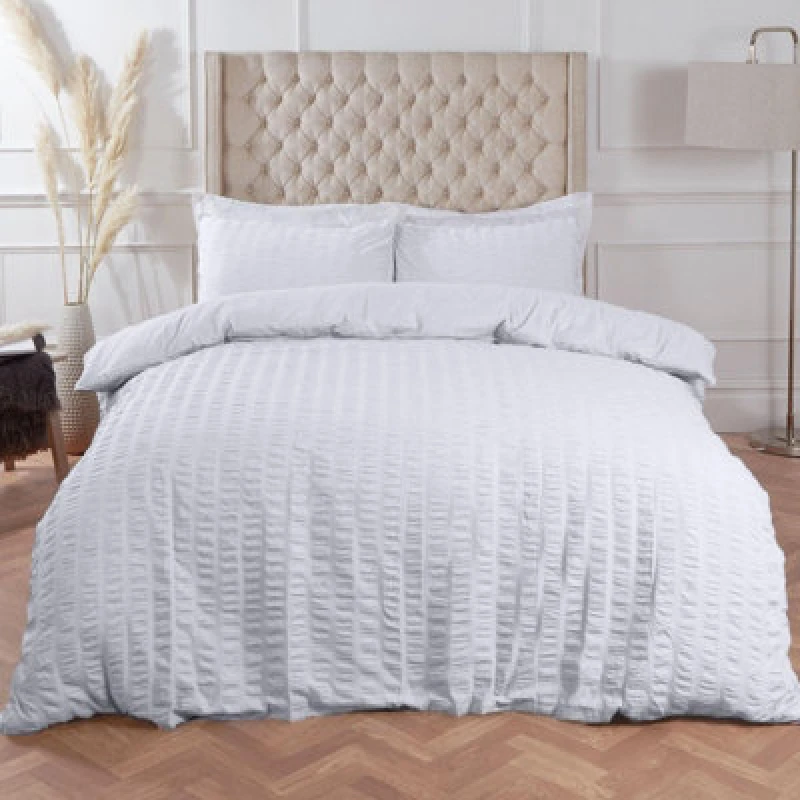 Image of OHS OHS Seersucker Duvet Cover with Pillowcase Bedding in White Size: Single White Single Unisex 5027434113149