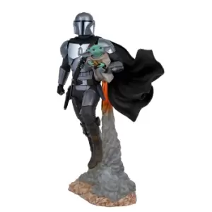 Image of Gentle Giant Star Wars Milestones Statue - The Mandalorian & Grogu