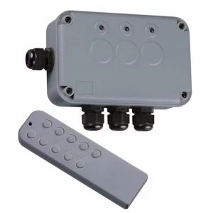 Image of KnightsBridge Remote Controlled IP66 Weatherproof Outdoor Switch Box - 3 Gang