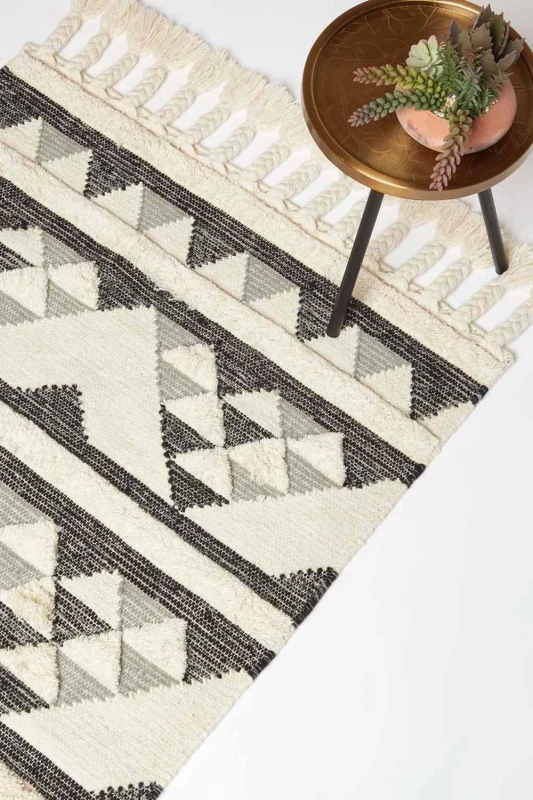 Image of Homescapes Kota Black & Grey Kilim Wool Rug Grey