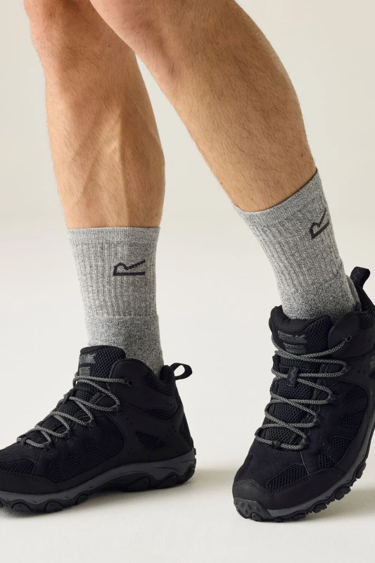 Image of Regatta Regatta Men Edgepoint Breathable Waterproof Mid Walking Boots in Jet Black Size: 9.5 Jet Black 9.5 Male 5063516062516