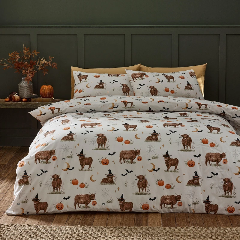 Image of Catherine Lansfield Catherine Lansfield 'Halloween Highland Cow' Reversible Duvet Cover Set in Natural Size: Double Natural Double Unisex 5057681187