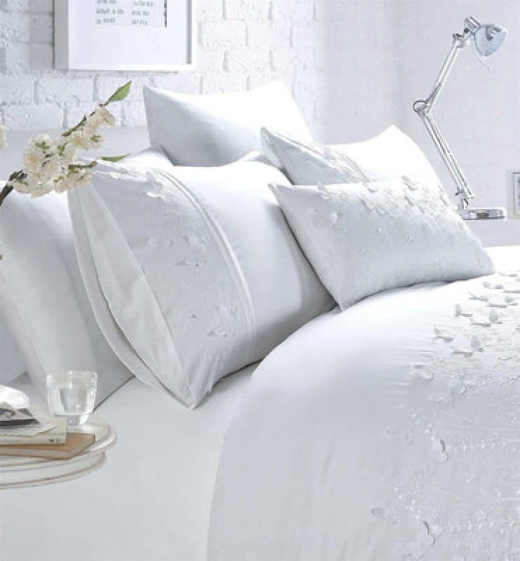 Image of RAPPORT HOME Belle Maison Papillion White Luxury Embroidered Butterfly King Size Duvet Cover Set 5027491450775