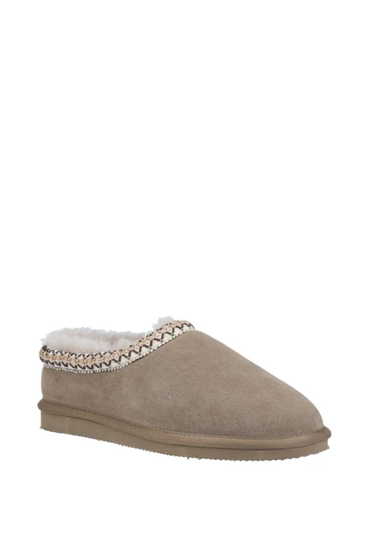 Image of Cotswold Womens Foxmoor Slip On Sheepskin Slippers - UK 6 Beige female GDE2813TAU6