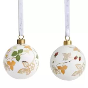 Image of Wedgwood Christmas Baubles Wild Strawberry S2 - Floral