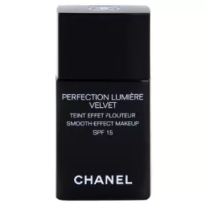 Image of Chanel Perfection Lumiere Velvet Velvet Foundation for a Matte Look Shade 20 Beige SPF 15 30ml