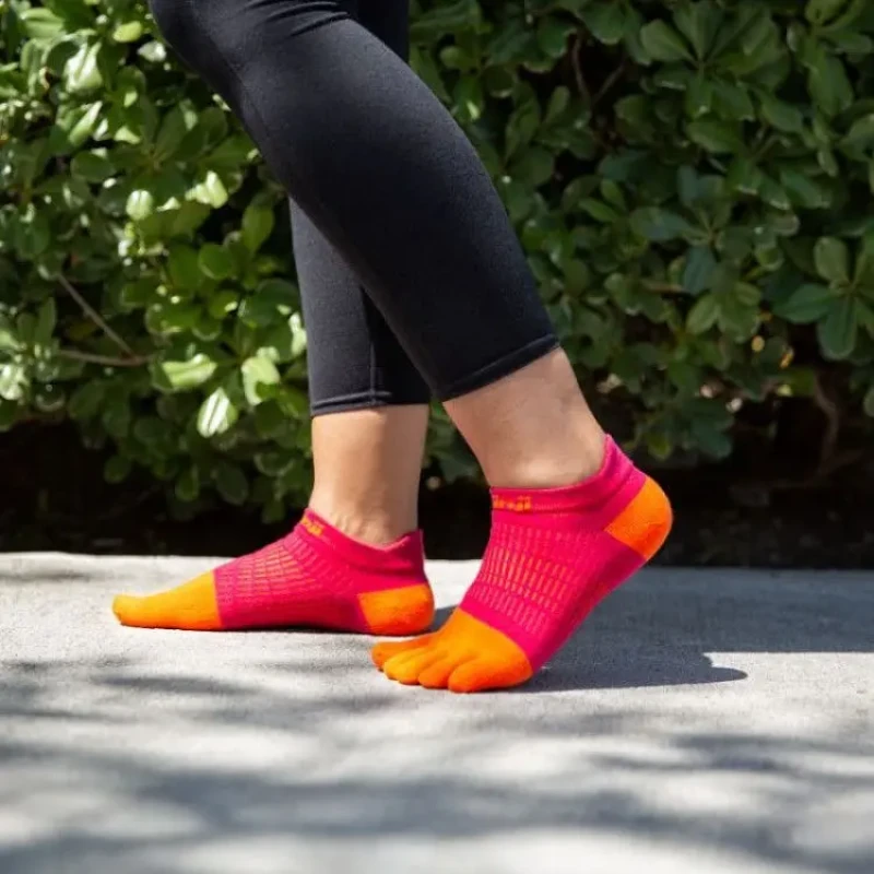 Image of Womens socks Injinji Lightweight No-Show Rouge Female 35/40