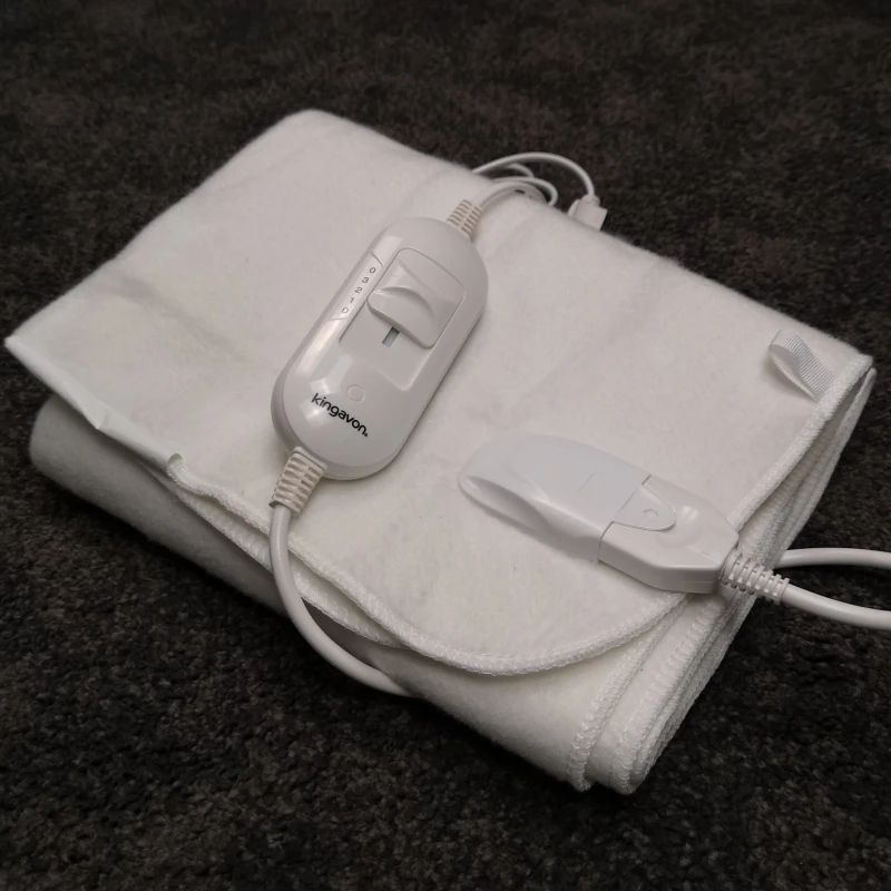 Image of 60cm 35W Single White Electric Blanket Throw with Temperature Settings