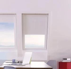 Image of Wickes Roof Window Blind - White 601 x 931mm