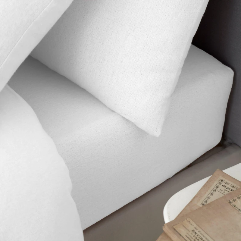 Image of Catherine Lansfield Catherine Lansfield 'Brushed Cotton' Fitted Sheet in White Size: Single Fitted White Single Fitted Unisex 5057681115603