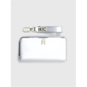 Image of Tommy Hilfiger Gp Large Za W Wristlet - Silver