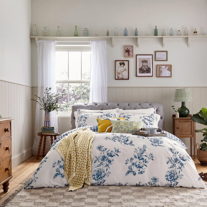 Image of Joules Joules Honey Floral Duvet Cover Set Navy - Blue Blue King