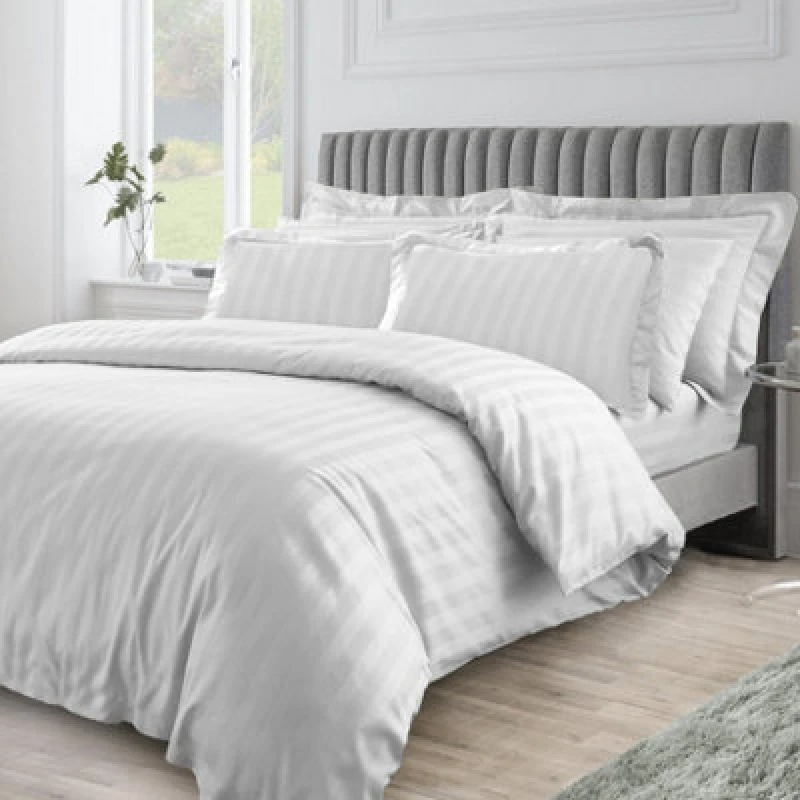 Image of Velosso Elegant Embossed Design Duvet Cover & Pillowcase Set in White Size: Double White Unisex Double