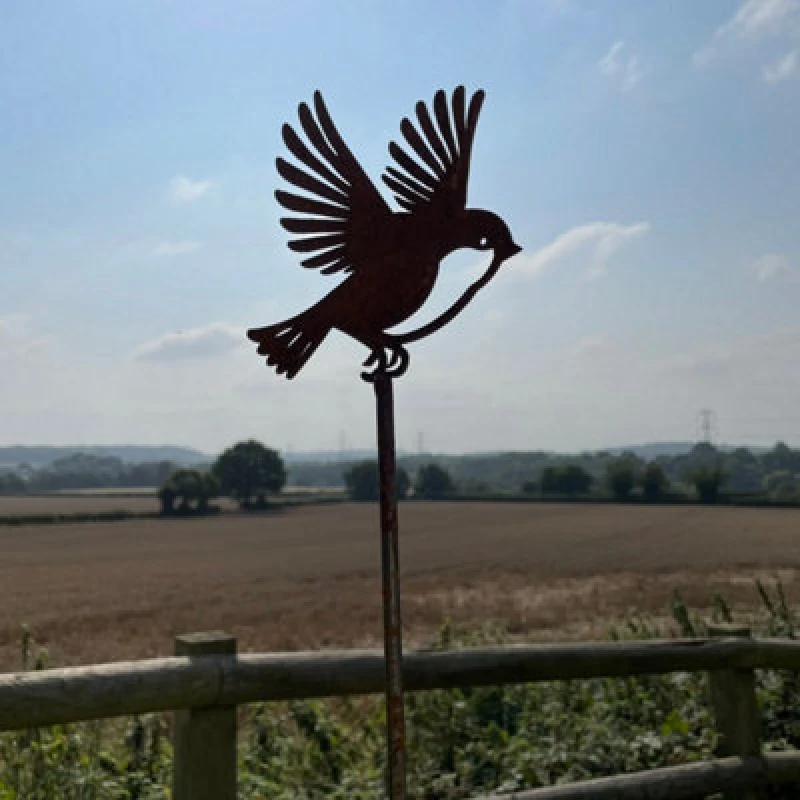 Image of Poppy Forge Flying Robin On 5 Feet Pole (Pack Of 3) - Bare Metal/ready To Rust - W15 X H168 Cm