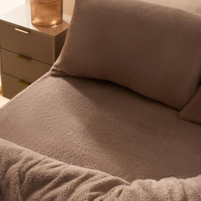 Image of OHS OHS Teddy Fleece Thermal Fitted Bed Sheet in Brown Size: Single Fitted Brown Single Fitted Unisex 5027434223732