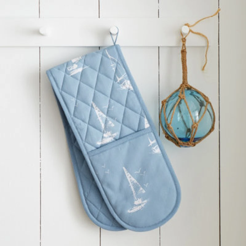 Image of Catherine Lansfield Salcombe Boats Oven Glove Blue