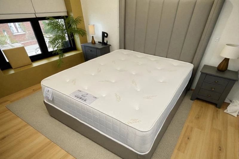 Image of Knight Sleep Avant Luxury open Coil Mattress in White Size: King White Unisex King