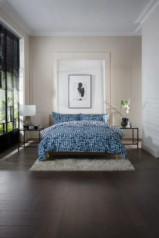 Image of The Lyndon Company The Lyndon Company Tulle Extrasoft 100% Cotton Breathable Duvet Cover Set in Navy Size: Double Navy Double Unisex 5054990140364