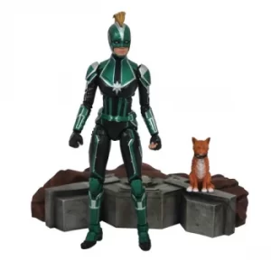 Image of Captain Marvel (Marvel Select) Action Figure
