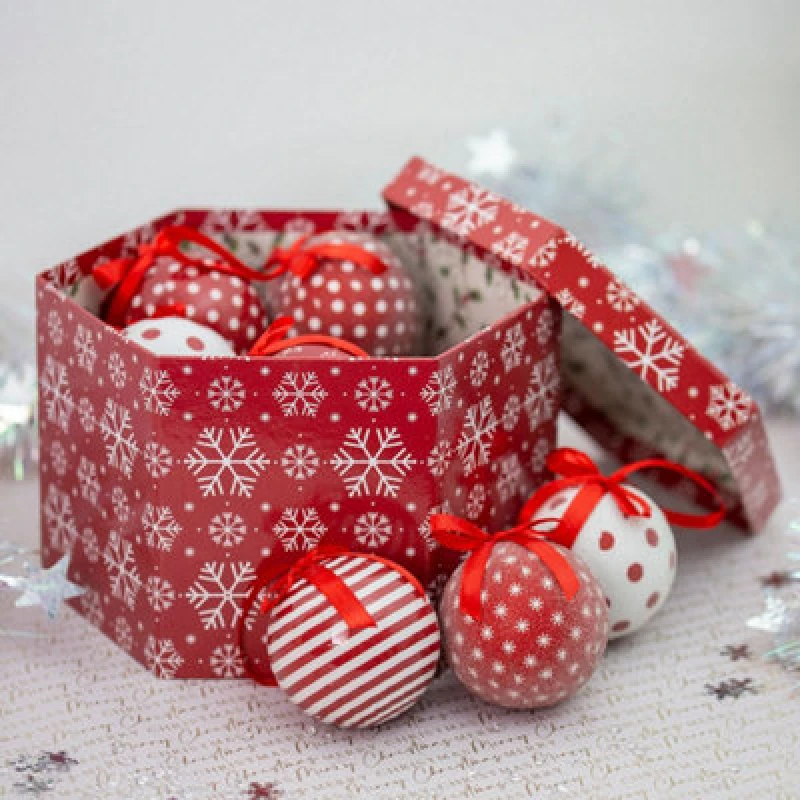 Image of Christmas Workshop 14pc Red & White Snowflake Bauble