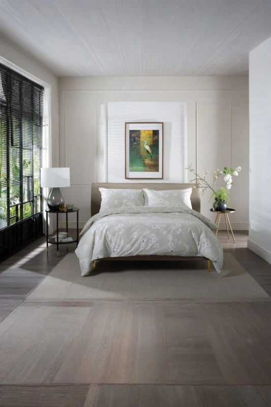 Image of The Lyndon Company The Lyndon Company Petite Fleure Printed 100% Cotton Duvet Cover Set with Piped Edges in Natural Size: King Natural King Unisex 5