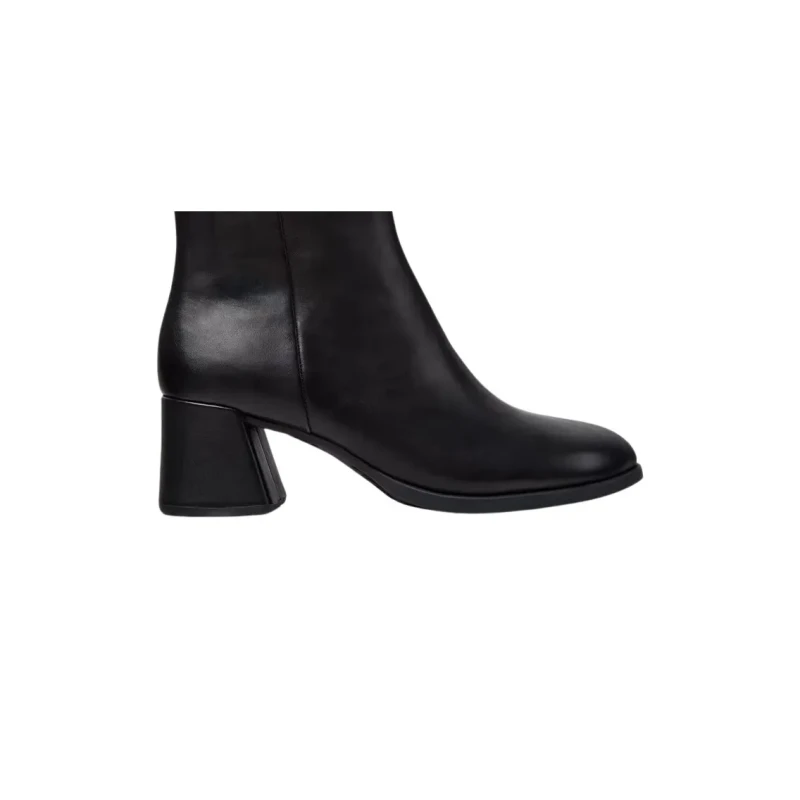 Image of Camper Womens leather boots Camper Kora Noir Female 39