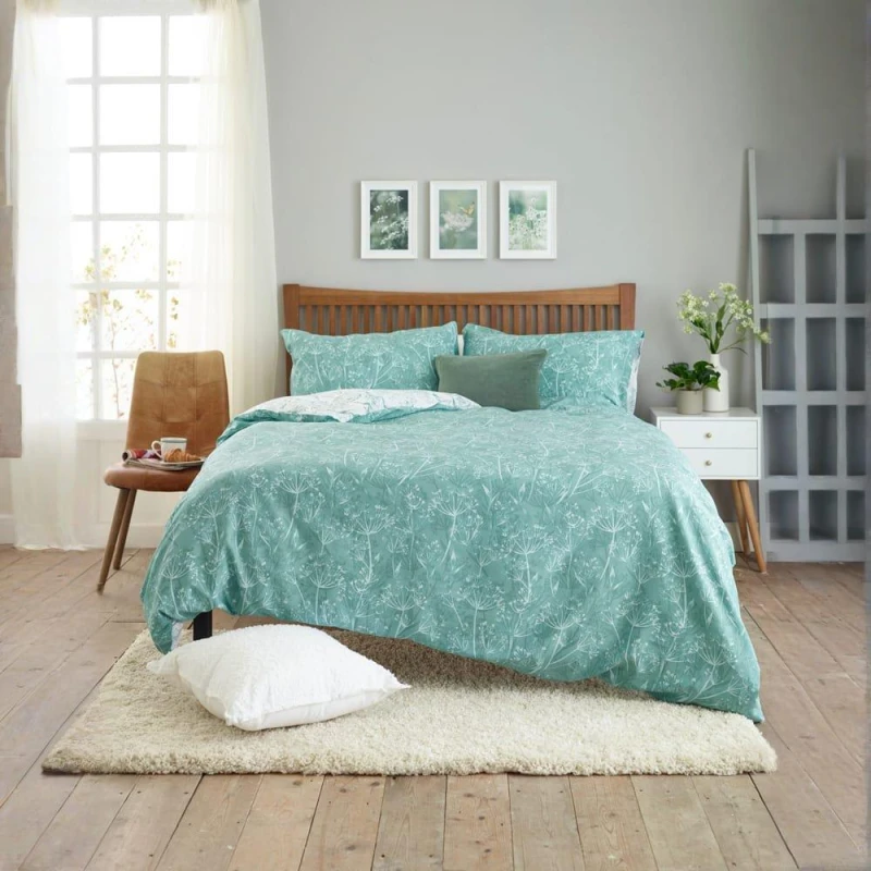 Image of Deyongs Cow Parsley Cotton Rich Duvet Cover Set - Printed 200 Thread Count Soft Bedding in Green Size: Double Green Unisex Double