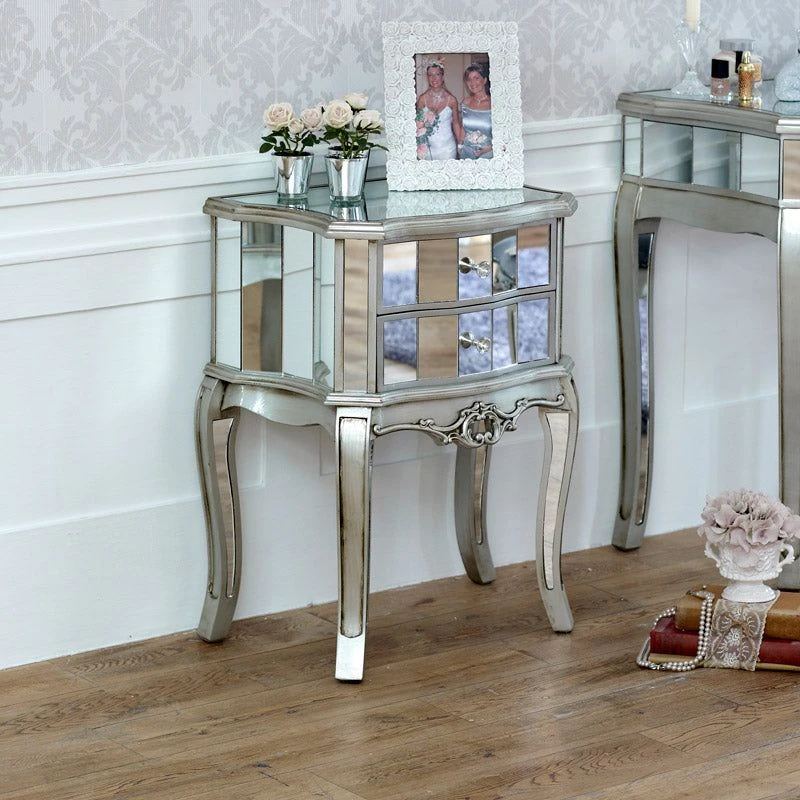 Image of Melody Maison Mirrored 2 Drawer Bedside Lamp Table - Tiffany Range Silver