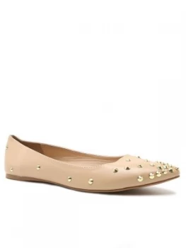 Image of Qupid Pointer studded pump White