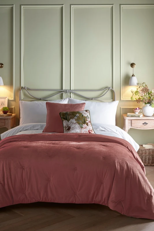 Image of Appletree Austell Velvet 150cmx220cm Bedspread Set Pink