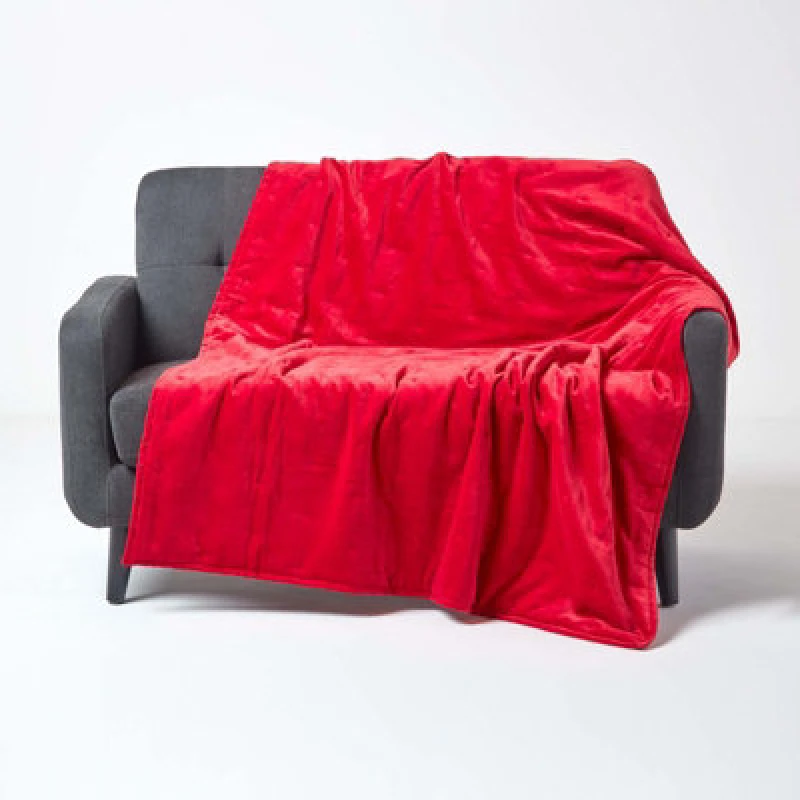 Image of Homescapes Velvet Quilted Throw Red