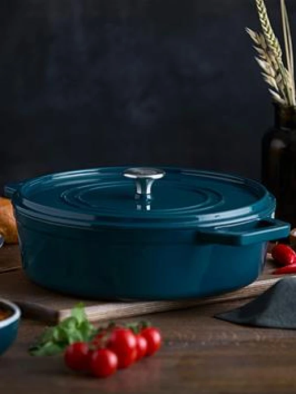 Image of BARBARY & OAK 28cm Nattura Round Cast Iron Casserole Dish Teal ONE SIZE
