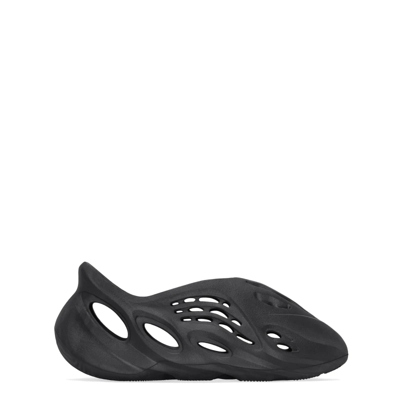 Image of Yeezy Foam Runner Sneakers Juniors - Black 4