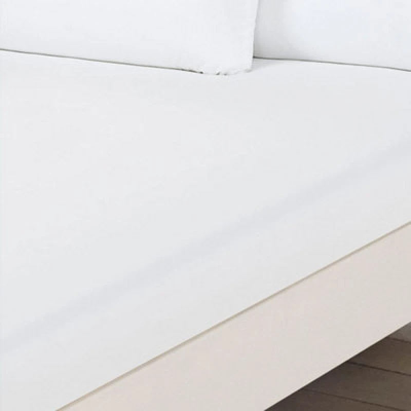 Image of OHS OHS Plain Dyed Non-Iron Fitted Bed Sheet in Off White Size: King Fitted Off White King Fitted Unisex 5027434099870