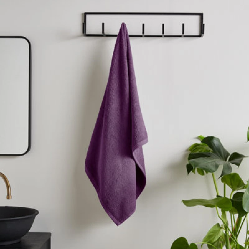 Image of Catherine Lansfield Catherine Lansfield 'Quick Dry Cotton' Towel Collection in Plum Size: Bath Sheet Plum Bath Sheet Unisex 5057681152301