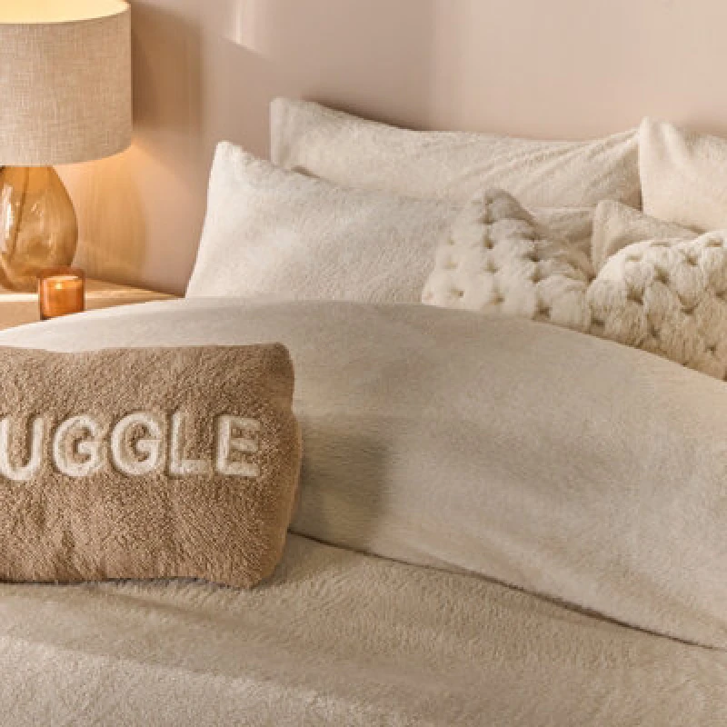 Image of OHS OHS 2 Pack Teddy Fleece Pillowcase Cover Bedding Set Thermal in Cream Size: Standard Pillow Case Cream Standard Pillow Case Unisex 5027434190508