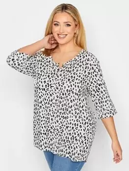 Image of Yours Pintuck Henley Aop Animal Print - White & Green, White, Size 20, Women