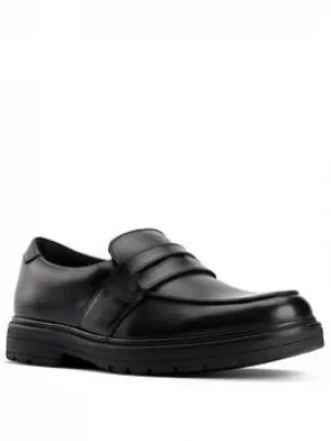 Image of Clarks Youth Loxham Craft Slip On Shoe, Black Leather, Size 5 Older