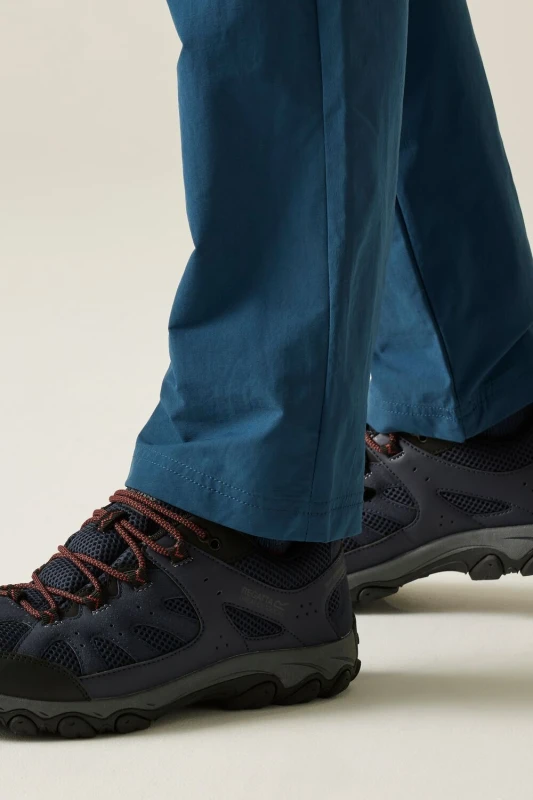 Image of Regatta Regatta Men Edgepoint Breathable Waterproof Low Walking Shoes in Navy Size: 9.5 Navy 9.5 Male 5063516062967