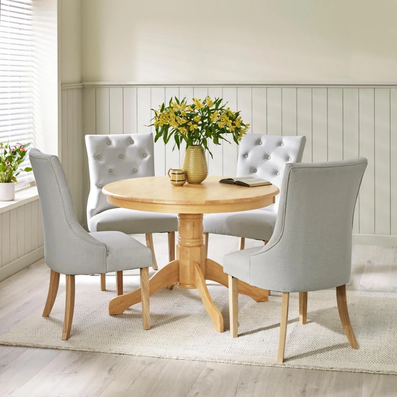 Image of FurnitureboxUK FurnitureboxUK Bude Round Wooden Dining Table and 4 Belgravia Chairs in Light Oak Size: 4 Person Light Oak 4 Person Unisex 5056784308