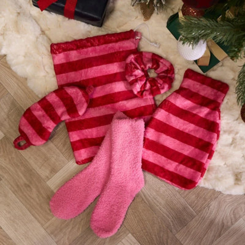 Image of OHS OHS Print Hot Water Bottle Gift Set Includes Socks Eye Mask Scrunchie in Bright Pink Bright Pink One Size Unisex 5027434220274
