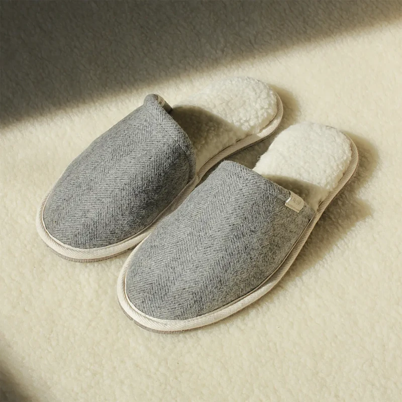 Image of Caussun Slippers Caussun La Chevrons Grise Gris Unisex 43