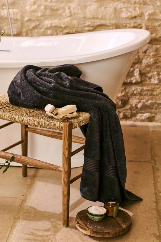 Image of Christy CHRISTY 'Supreme Hygro' Luxury 100% Supima Cotton Pile Towels in Dark Grey Size: Guest Towel Dark Grey Guest Towel Unisex 5012448880736