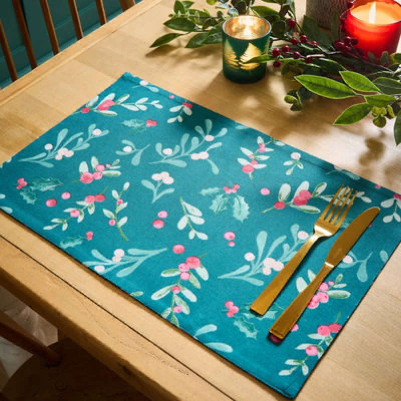 Image of Catherine Lansfield Christmas Mistletoe Four x Placemats Green
