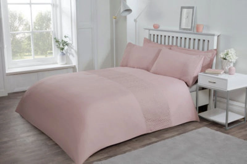 Image of Smart Living Smart Living Luxury Super Soft Stylish Lace Panel Duvet Cover with Pillowcases in Pink Size: Double Pink Double Unisex 5056242802433