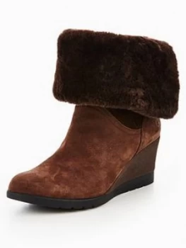 Image of UGG Edelina Calf Boots Brown Size 4 Women